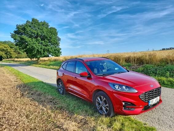 Nejprodávanějším plug-in hybridem byl v Evropě loni Ford Kuga - Autaprozeny.cz