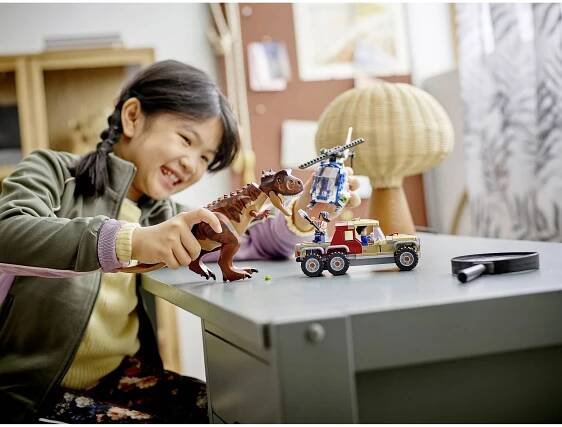 76941 LEGO® JURASSIC WORLD™ Sledování kanoturus : Půhy.cz