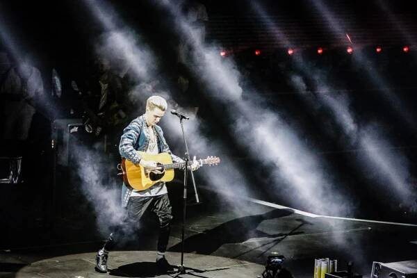 Mikolas Josef předvedl ve Foru Karlín povedenou show, o zpěv ale úplně nešlo