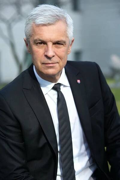 Kdo nahradí Čaputovou? Zuby si brousí Pellegrini i Korčok, politolog hodnotí šance hradních adeptů