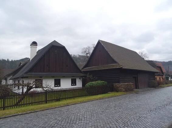 Zříceniny hradů Pyšolec a Zubštejn