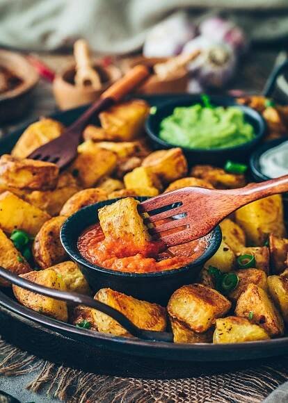 Patatas Bravas with spicy Tomato Sauce