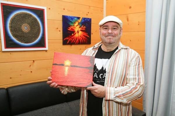 Muzikálová hvězda Bídníků se vrací k malování! Původně je malířem pokojů