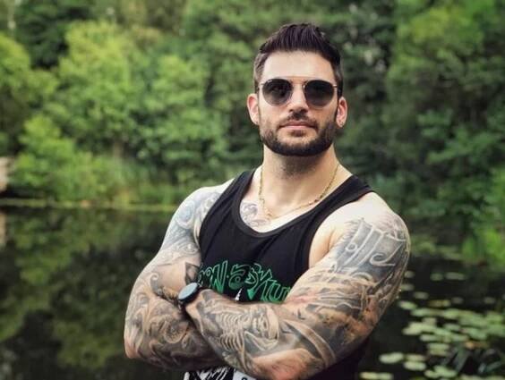 Herec Stanislav Janevski alias Viktor Krum z Harryho Pottera.