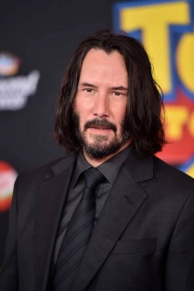 Dlouhé vlasy jsou pryč. Keanu Reeves překvapil svou výraznou proměnou vzhledu - galerie | Život v Česku