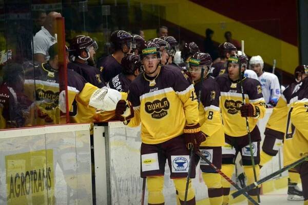 HC Dukla Jihlava – Skvělý tip na vánoční dárek. Vydražte si nedražené či nevyzvednuté dresy Dukly!