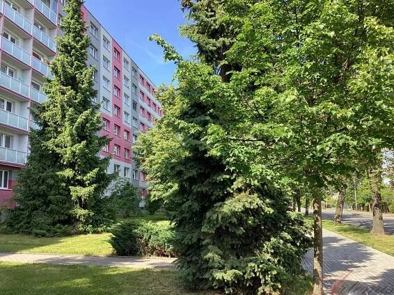Dlouhodobý podnájem bytu 1+1 s lodžií na ulici J. Seiferta v Hlučíně, 8 500 Kč/měs
