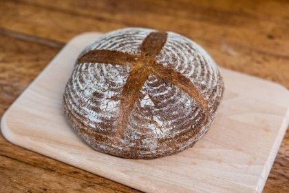 Chléb celozrnný chia a len - bochník