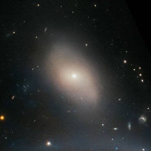 HST image of lenticular galaxy PGC 177963
