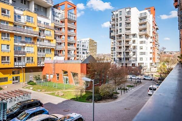 PRODÁNO. Byt 3+kk (80 m2), lodžie (8 m2), parkovací stání - FARAON reality