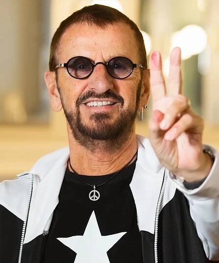 Súbor:ARTIST INTERVIEW - Ringo Starr (Former the Beatles) exclusive interview 0-14 screenshot (portrait crop).jpg – Wikipédia