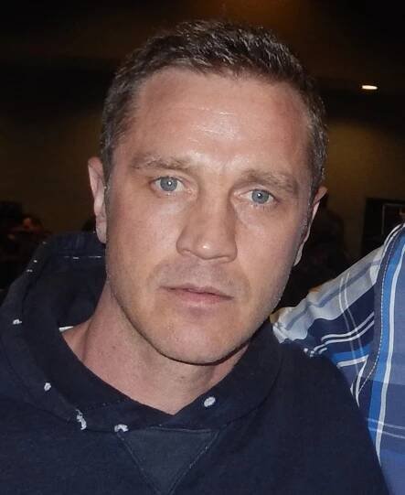 Devon Sawa – Wikipédia