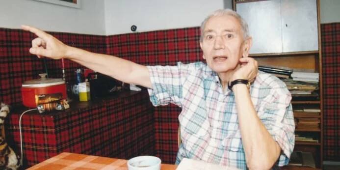 Herce Jiřího Líra nejvíce proslavila postava hostinského-hypochondra v komedii Vesničko má středisková.