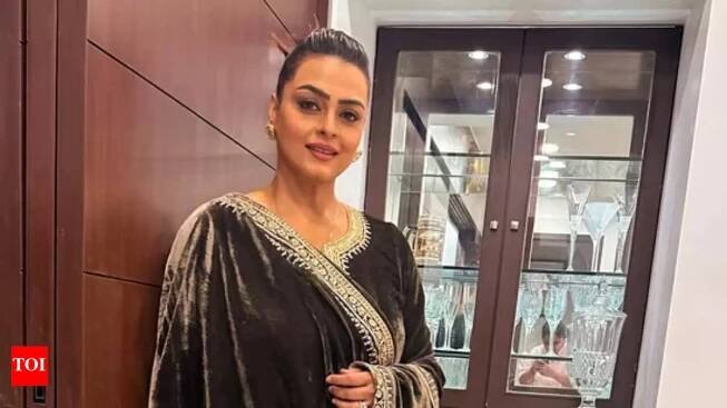 Shilpa Shirodkar’s car hit by Mumbai bus; actor slams company for ‘No Responsibility’; thanks police for quick help- REPORT