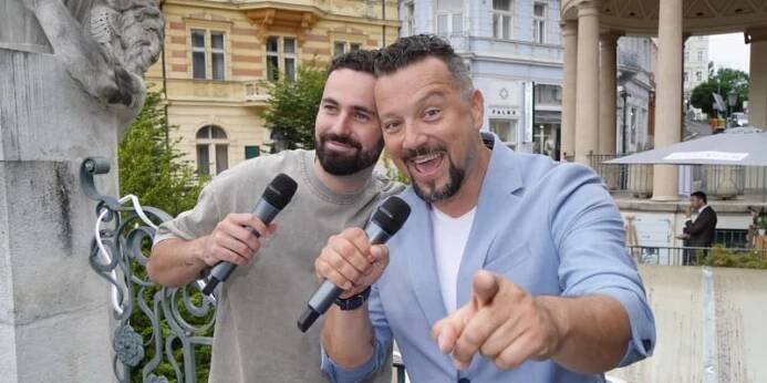 Matěj Dejdar přiskočil za mixážní pult k Michalu Kavalčíkovi a na jednom z mnoha večírku v rámci filmového festivalu v Karlových Varech teprve rozjeli pořádnou párty.
