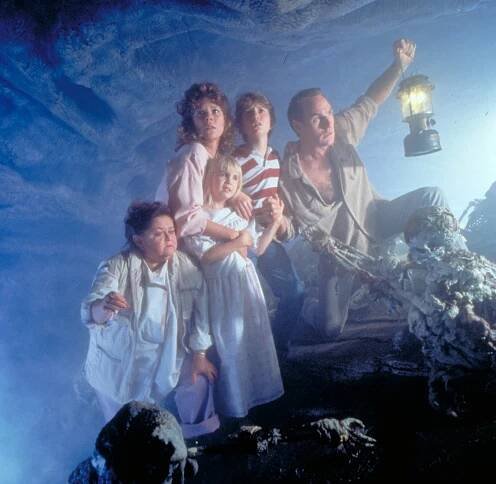 Zelda Rubinstein, JoBeth Williams, Heather O'Rourke, Oliver Robins, Craig T. Nelson - Poltergeist II - Z filmu