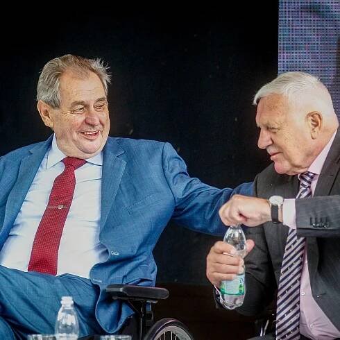 Zeman a Klaus vstoupí do voleb. Chtějí umést cestu k moci Babišovi, jejich motorem je nenávist