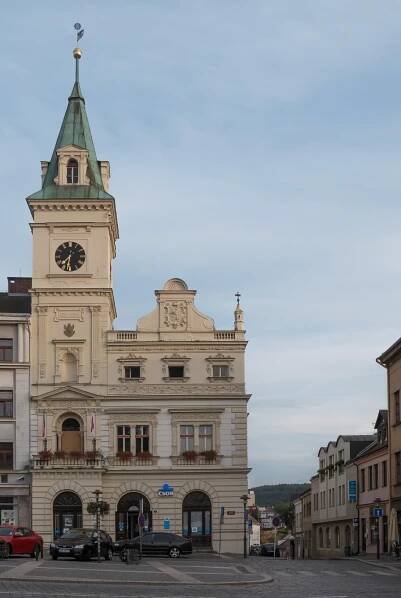 File:Turnov, stadhuis op het Náměstí Českého ráje Dm123596-5581 IMG 7101 2018-08-07 19.34.jpg - Wikimedia Commons