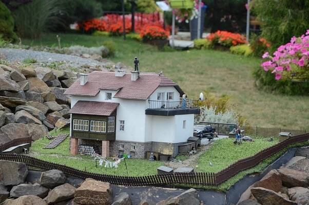 Objevujete Polsko? Navštivte Kladsko. Překvapí vás tvrz, most i park miniatur