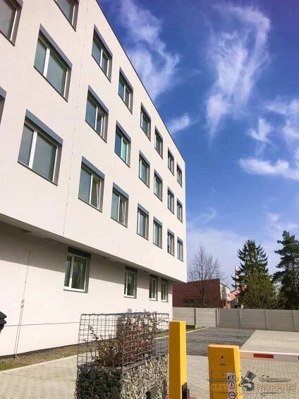 Pronájem byty 1+kk, 28 m2 - Poděbrady V