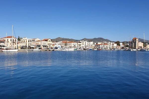 Aegina. The hidden jewel of an island just 35' from Athens