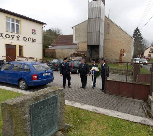 Pokládání věnců 4.5. a 5.5. 2017 - Oficiální stránky města Plánice