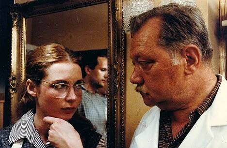 Lenka Pichlíková, Rudolf Hrušínský - Pozor, vizita! - Z filmu