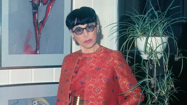 How Costume Designer Edith Head Became Hollywood's 'Dress Doctor'