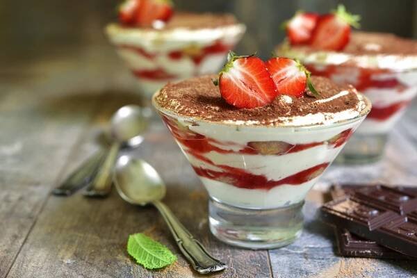 Valentýnské pokušení: Jahodové trifle - iMnam.cz