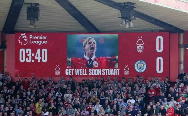 A Get Well Soon message for Stuart Pearce during Nottingham Forest vs Manchester City