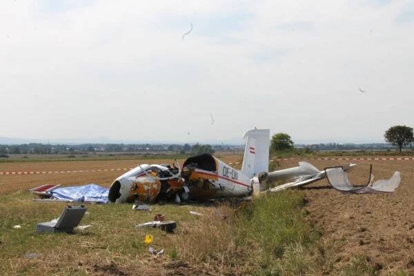 U Dolního Benešova se zřítilo letadlo, dva lidé zemřeli