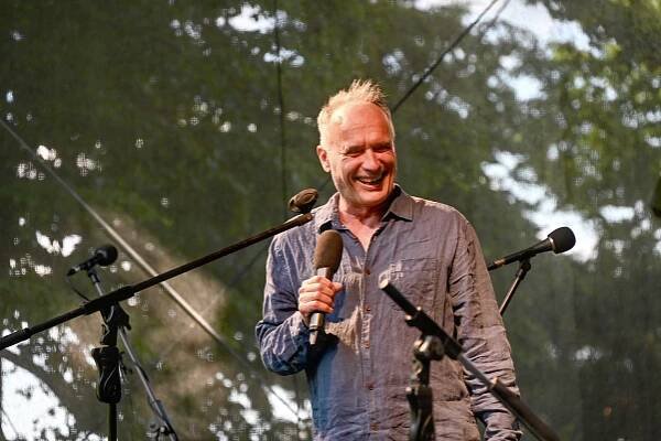 FOTO: Po dvouleté pauze se do klášterní zahrady vrátil Sázavský koncert