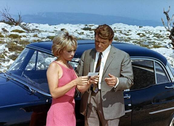 Mylène Demongeot and Jean Marais in Fantomas (1964)