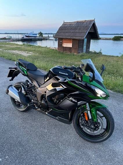 Kawasaki Ninja 1000SX sport touring - Galanta