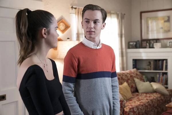 Fosterovi - Sbohem duchu - Z filmu - Maia Mitchell, Hayden Byerly