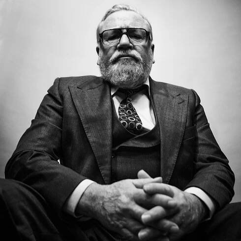 Ray wears Suit Shirt by Tailour, Tie vintage, Glasses by Jacques Marie Mage // 📸 : Gavin Bond