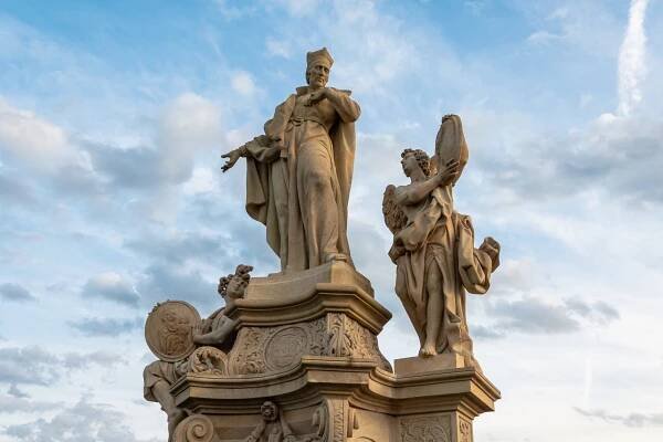 Karlův most — sochy a sousoší | Prague City Tourism