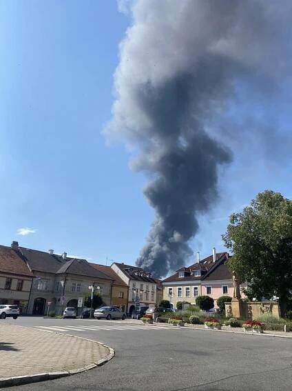 FOTO: Mohutný požár v Žebráku na Berounsku. – stránka 81