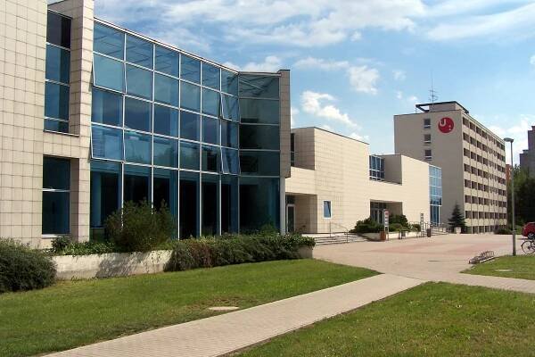 Univerzita Pardubice získala patent na detekci rakoviny slinivky. Test odhalí nemoc v počáteční fázi