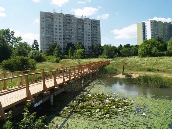 Brno Nový Lískovec Park pod Plachtami | Park čtvrtstoletí