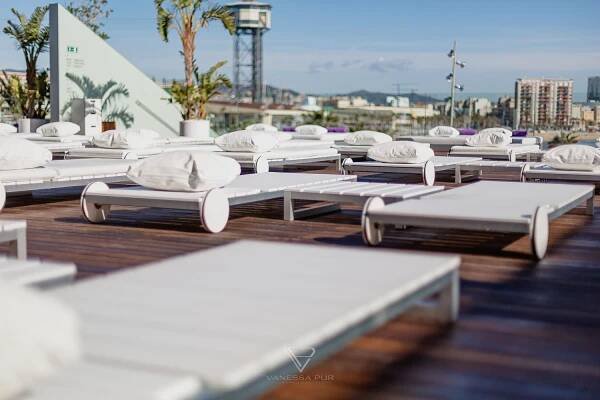 Review and experience at W Barcelona Hotel Spain on the beach that looks like a sail. 26 floors by the sea, luxury suites, restaurants,