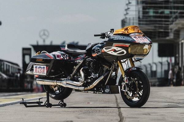 from-road-to-race-custom-performance-bagger