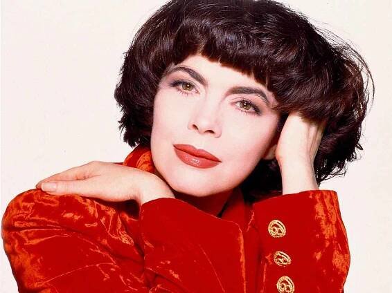 Francouzská šansoniérka Mireille Mathieu. 