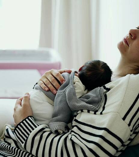 Spánková deprivace u matek: Její příčiny a tipy, jak ji překonat
