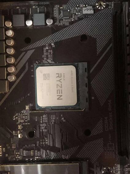 Ryzen 5 3600+Chladič