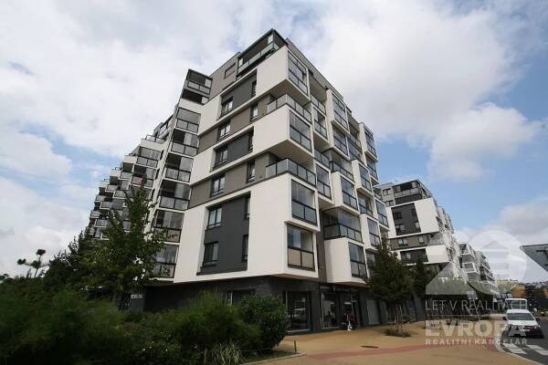 Pronájem bytu 2+kk 55 m², Lovosická, Praha 9 - Střížkov
