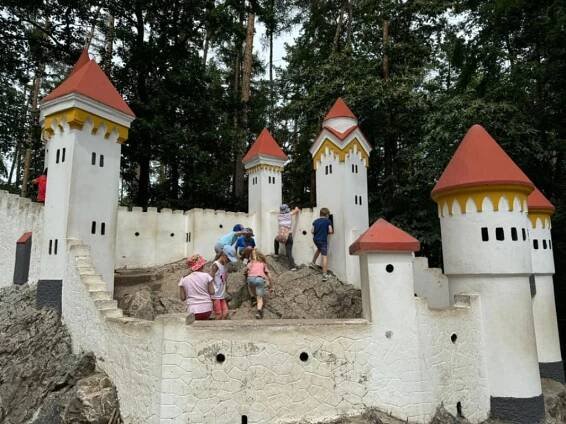 Slatiňany a Kočičí hrádek - Základní škola Holice