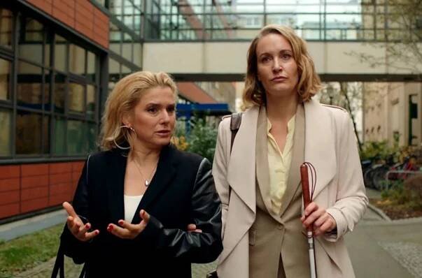 Jeanette Biedermann, Christina Athenstädt - Die Heiland: Wir sind Anwalt - Erfolg: Alles was zählt - Z filmu