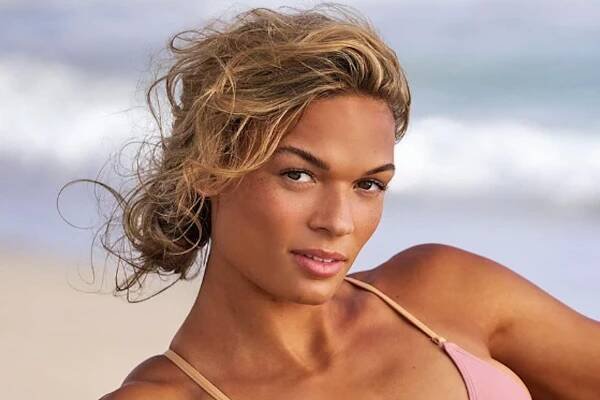 Anna Hall spices up SI Swimsuit with spectacular session
