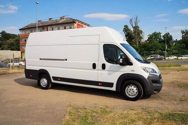 Autopůjčovna dodávek a užitkových vozů, pronájem dodávek Praha | Vansrenting.com